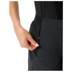 VAUDE Women's Kuro Shorts - Cycling Bottoms 6 VAUDE Women's Kuro Shorts - Cycling Bottoms -Outdoor Clothing Shop vaude womens kuro shorts cycling bottoms detail 3